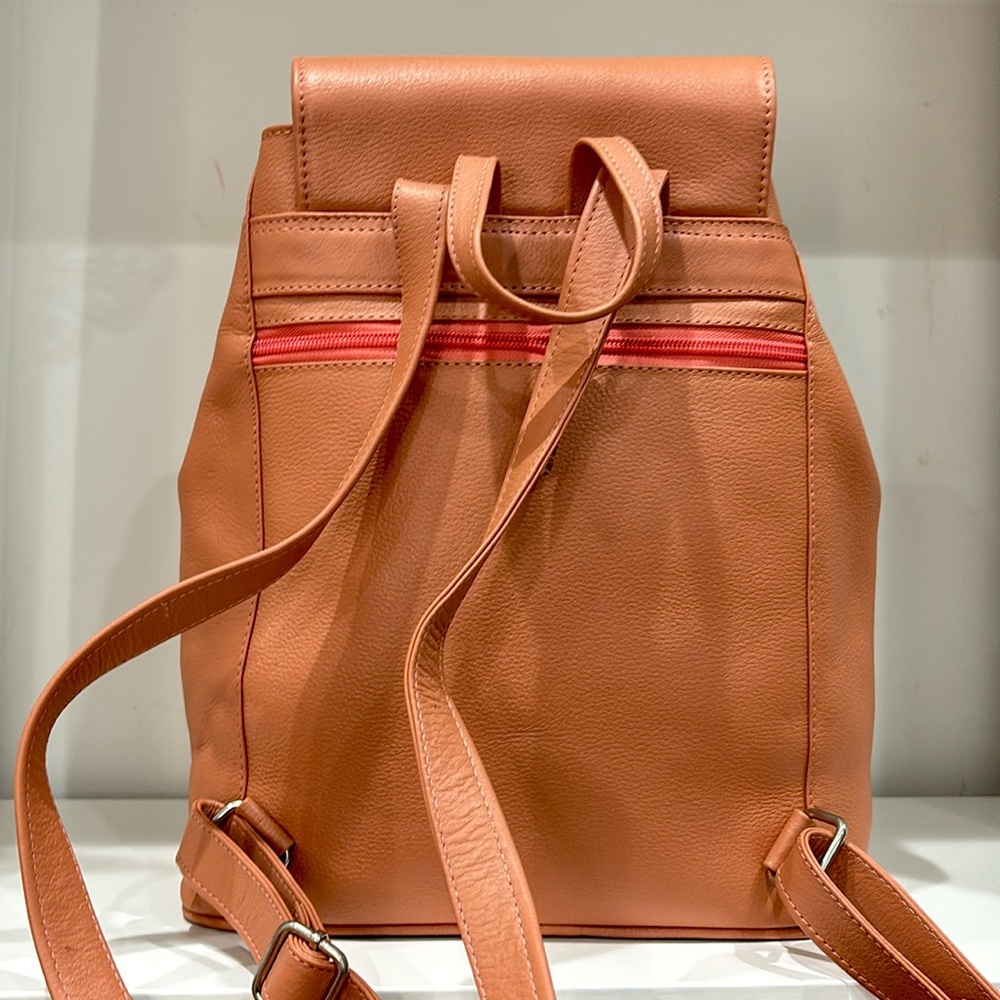 leather backpack - Picture 4 of 7